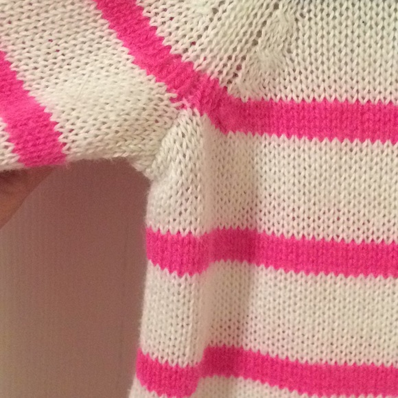 Lilly Pulitzer sweater - Picture 4 of 8